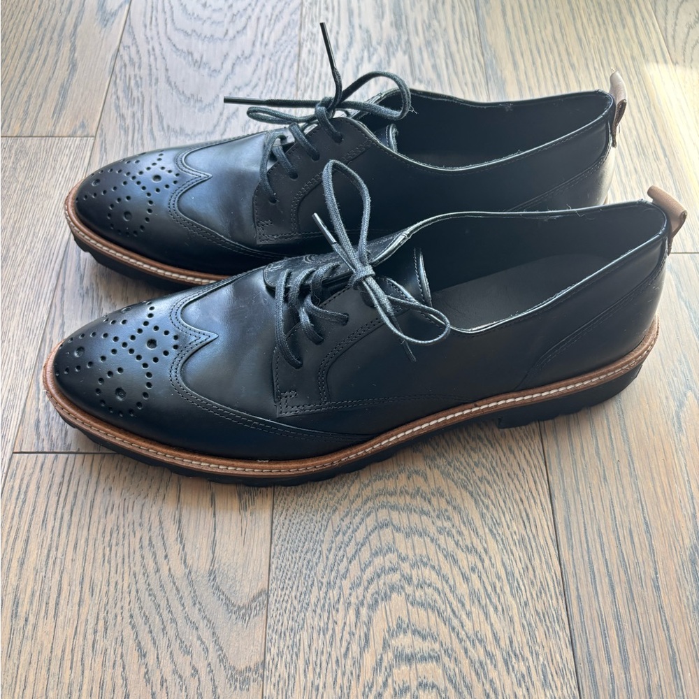 ECCO Classic Black Leather women's Oxford shoes